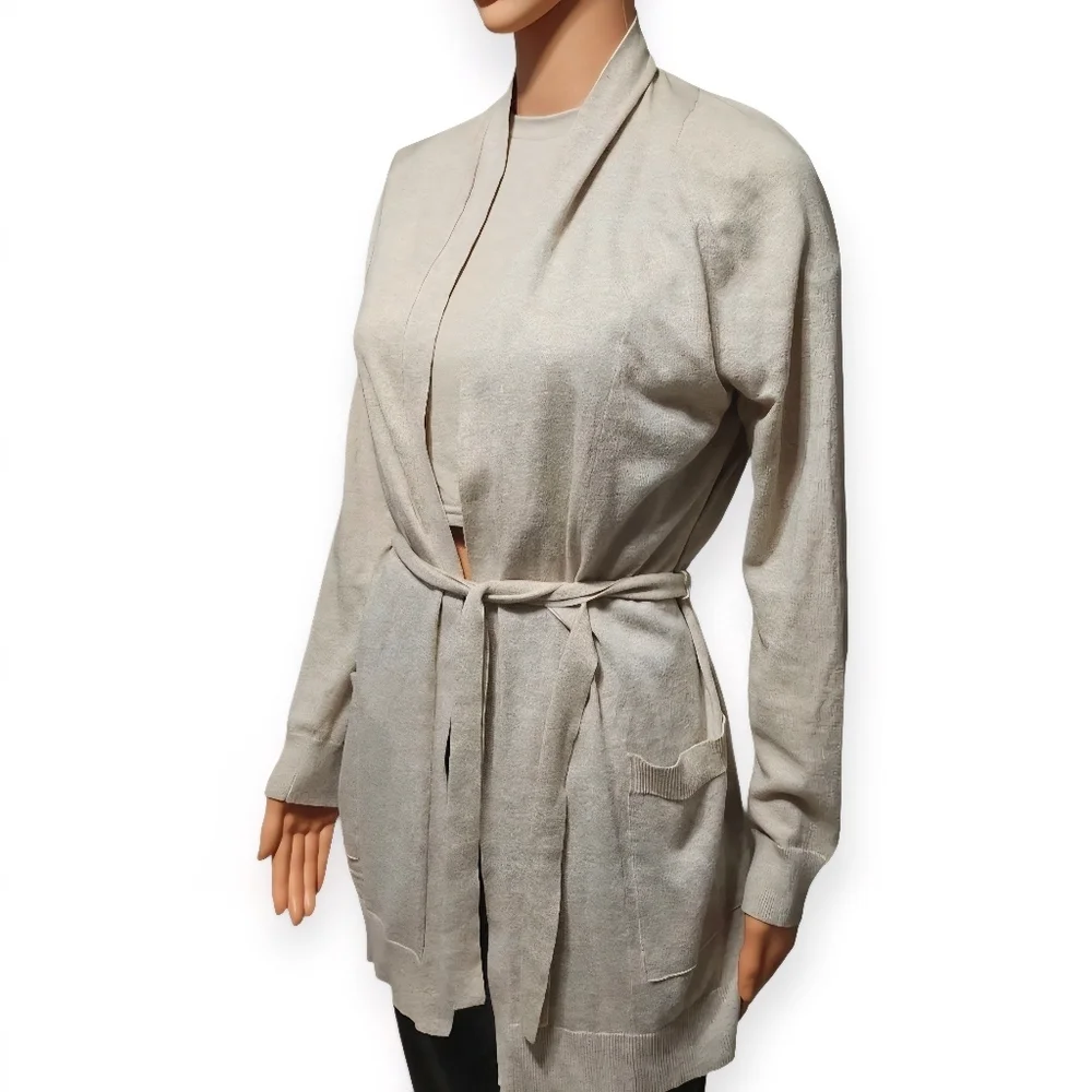 Elegant Cream Women's Cardigan - Picture 4 of 6